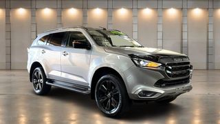 2022 Isuzu MU-X LS-T SUV (Mercury Silver) Pre-Owned Car Thumbnail