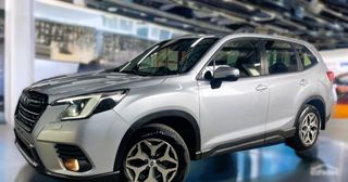 2023  Subaru Forester 2.5i SUV (Ice Silver) Pre-Owned Car Thumbnail