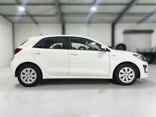 2023 Kia Rio S Hatch (Clear White) Pre-Owned Car Thumbnail