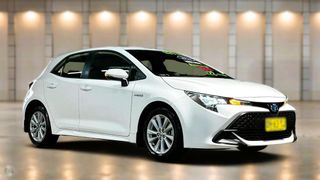 2023 Toyota Corolla Ascent Sport Hybrid Hatch (Glacier White) Pre-Owned Car Thumbnail