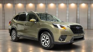2023  Subaru Forester 2.5i SUV (Green) Pre-Owned Car Thumbnail