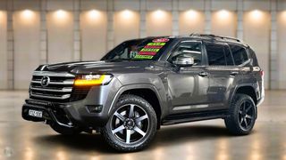 2021 Toyota Landcruiser Sahara SUV (Graphite) Pre-Owned Car Thumbnail