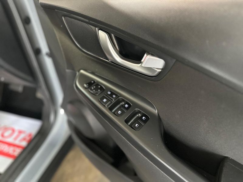 2023 Hyundai Kona Auto 2WD MY23 Photo 9