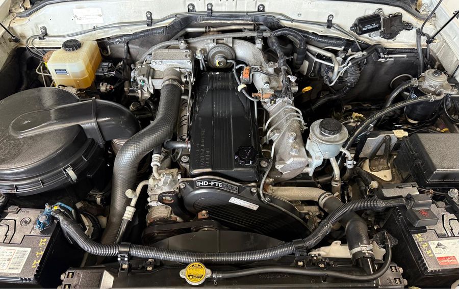 2005 Toyota Landcruiser GXL Auto 4x4 Photo 19