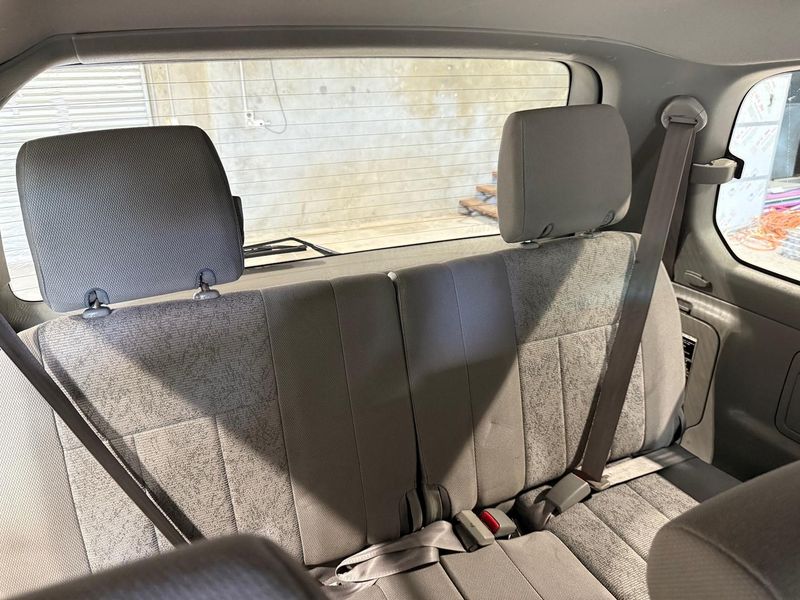 2005 Toyota Landcruiser GXL Auto 4x4 Photo 18