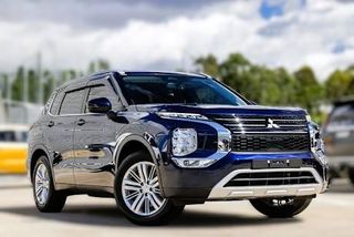 2023  Mitsubishi Outlander ES SUV (Cosmic Blue) Pre-Owned Car Thumbnail