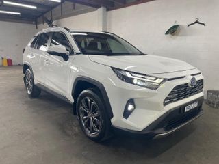 2024 Toyota RAV4 GXL SUV (Glacier White) Pre-Owned Car Thumbnail