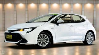 2023 Toyota Corolla Ascent Sport Hybrid Hatch (Glacier White) Pre-Owned Car Thumbnail