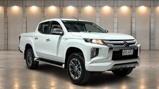 2020  Mitsubishi Triton GLX-R Ute (White) Pre-Owned Car Thumbnail