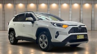 2020  Toyota RAV4 GXL SUV (Crystal Pearl) Pre-Owned Car Thumbnail