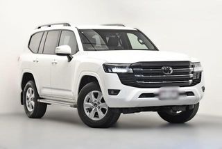 2023 Toyota Landcruiser GXL SUV (Glacier White) Pre-Owned Car Thumbnail