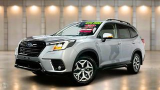 2023  Subaru Forester 2.5i SUV (Ice Silver) Pre-Owned Car Thumbnail