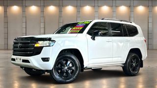 2023 Toyota Landcruiser GXL SUV (Glacier White) Pre-Owned Car Thumbnail