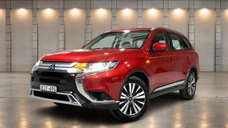 2018  Mitsubishi Outlander ES SUV Pre-Owned Car Thumbnail