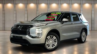 2022 Mitsubishi Outlander ES SUV (Sterling Silver) Pre-Owned Car Thumbnail