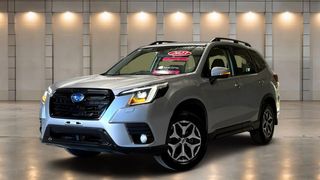 2023  Subaru Forester 2.5i SUV (Ice Silver) Pre-Owned Car Thumbnail
